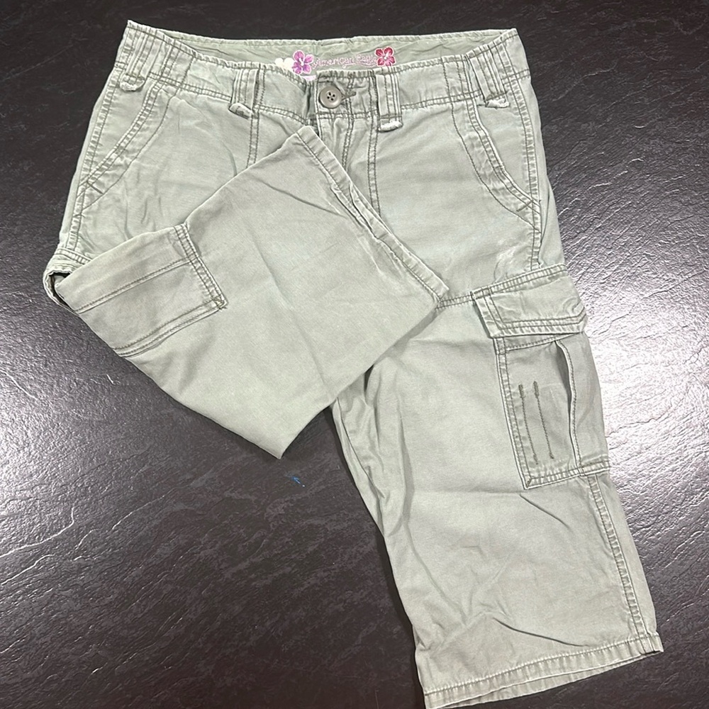 Women’s American Eagle Vintage cargo capris